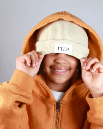 Bonnet TTLP Crème Douce – bonnet beige crème, doux et élégant, création TUTU LA PRALINE