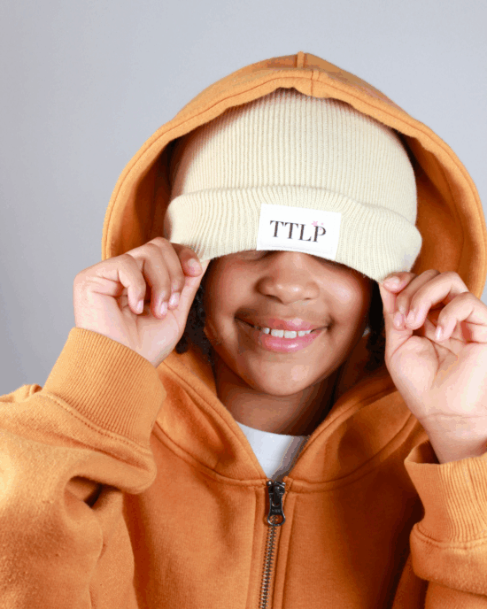 Bonnet TTLP Crème Douce – bonnet beige crème, doux et élégant, création TUTU LA PRALINE