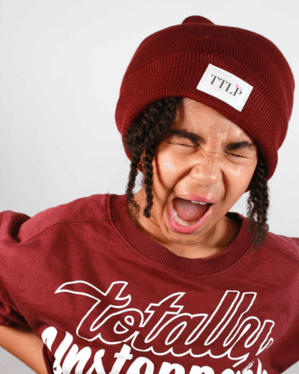 Bonnet TTLP Bordeaux Intense – bonnet chaud et élégant, teinte bordeaux, création Tutu la Praline.