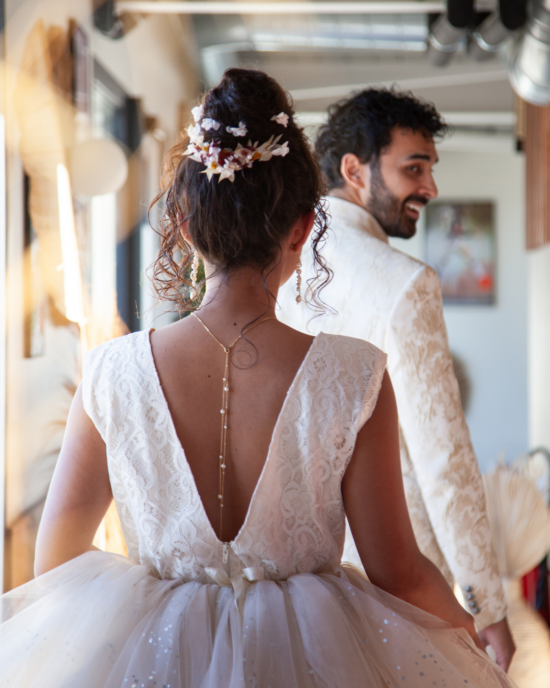 Haut dentelle vu de dos