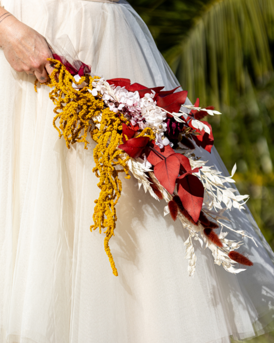 Tutu beige avec bouquet de fleur