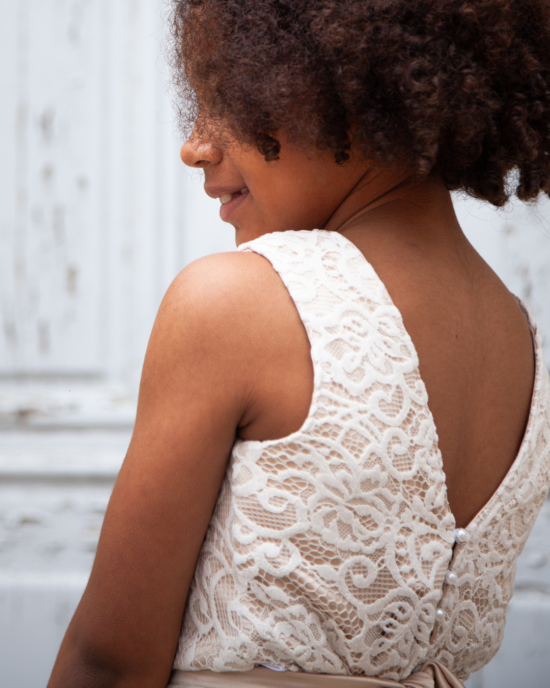 Hauts dentelle crème vu de dos